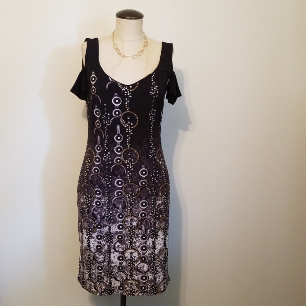 Eva Varro off the sleeve dress